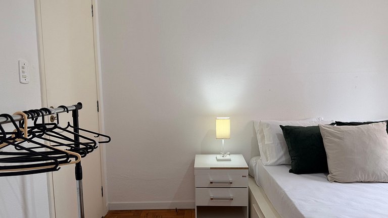 3 bedrooms and 2 baths, by Ana Rosa metro