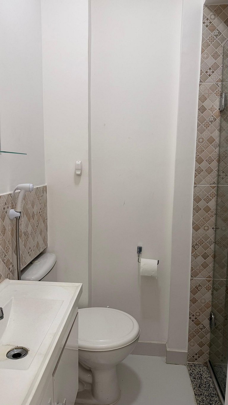 3 bedrooms and 2 baths, by Ana Rosa metro