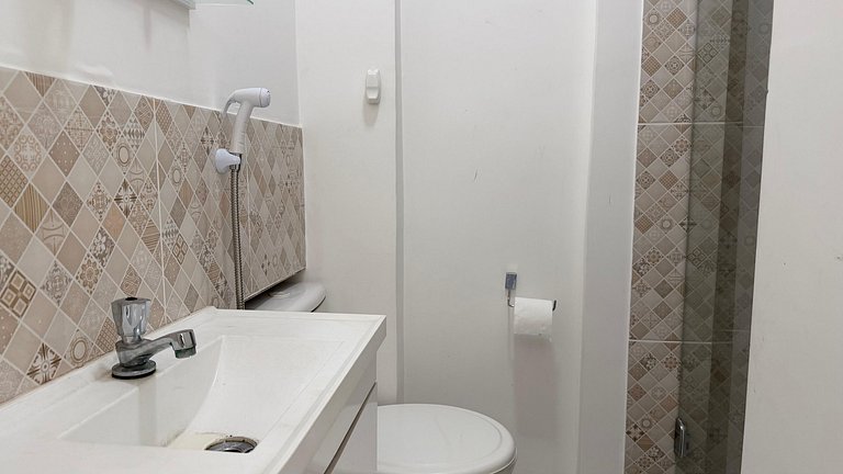 3 quartos e 2 banheiros, colado no metrô Ana Rosa