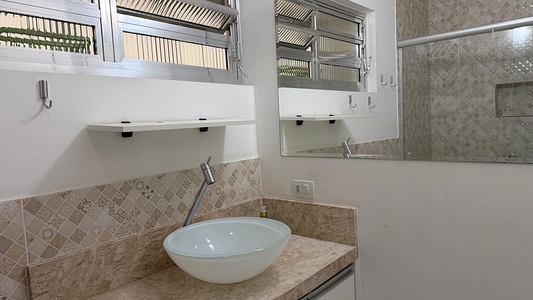 3 bedrooms and 2 baths, by Ana Rosa metro