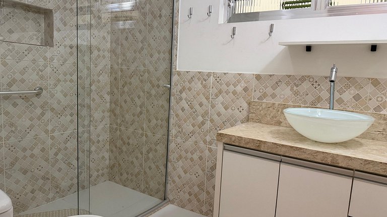 3 bedrooms and 2 baths, by Ana Rosa metro