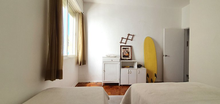 Amplo 4 quartos debruçado sobre o mar em Pitangueiras