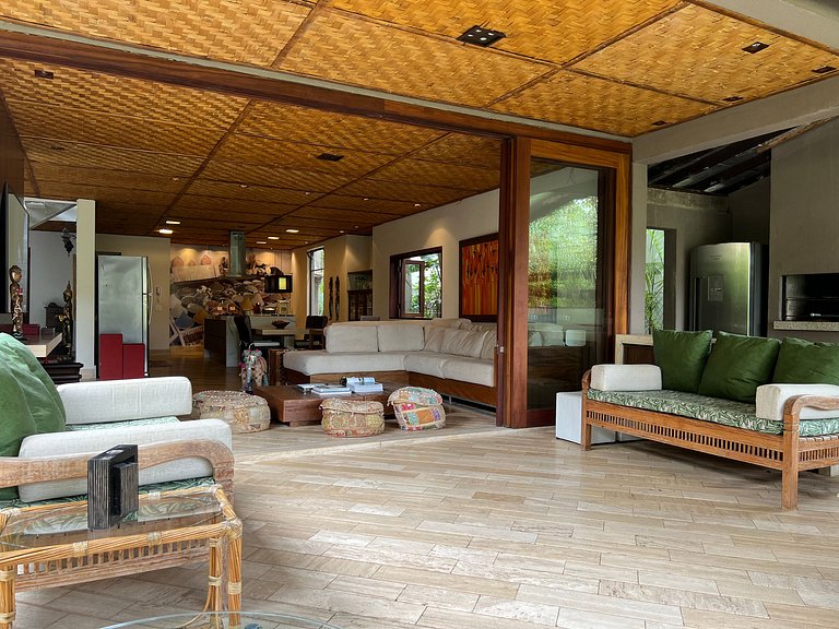 Casa Bali em Condomínio Maresias 150m do mar