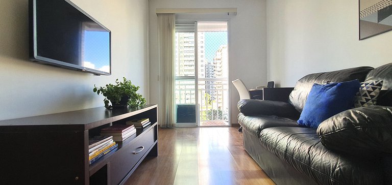Pinheiros' apartment by Benedito Calixto Sq