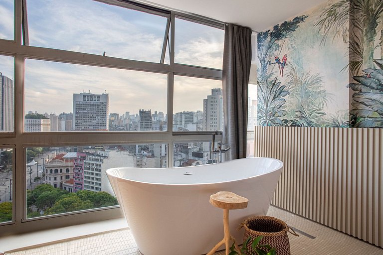 Selva SampaSky: bathtub and view on the 24th floor